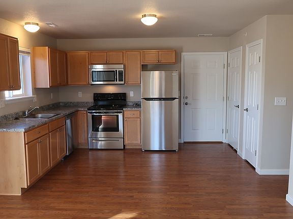 3rd image of 1724 Hampton S #102