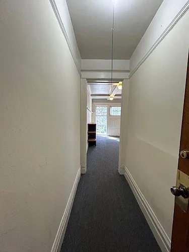 Spacious, Studio , One Bath Unit. Photo 1