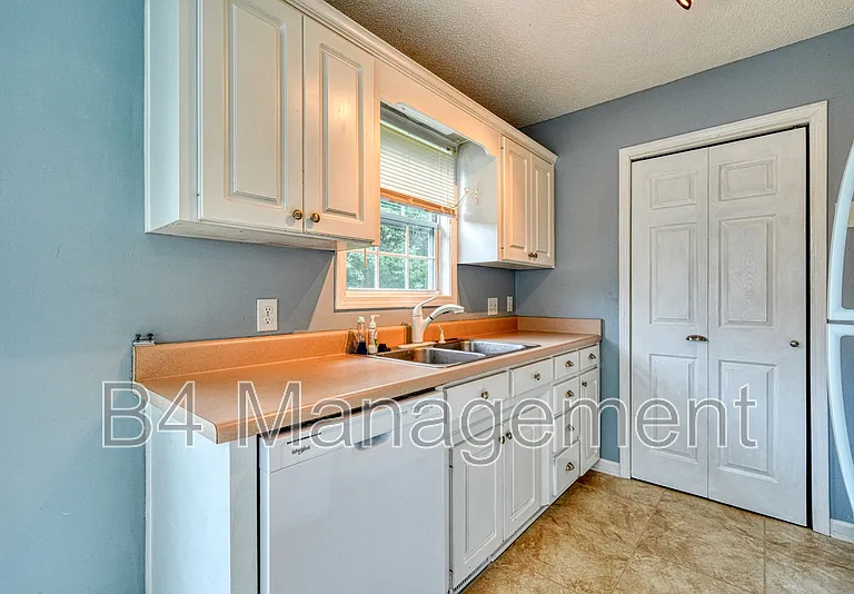 208 Cotton Creek Dr — Photo 11