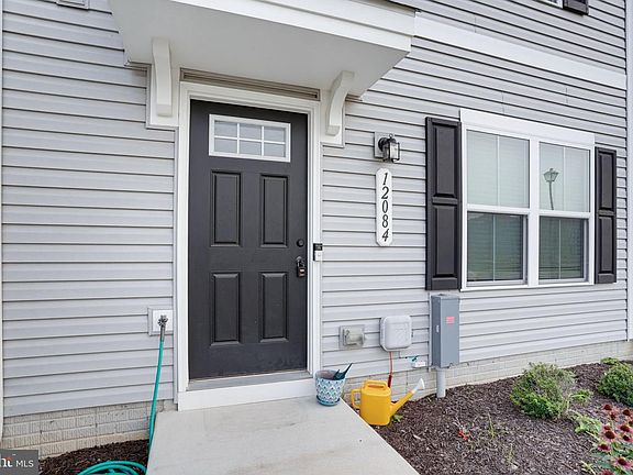 4th image of 12084 Geyer Ave