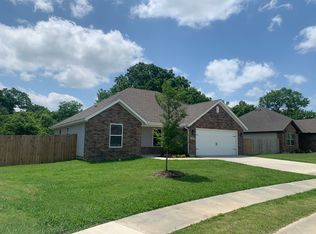 1600 Seattle Slew St, Prairie Grove, AR 72753
