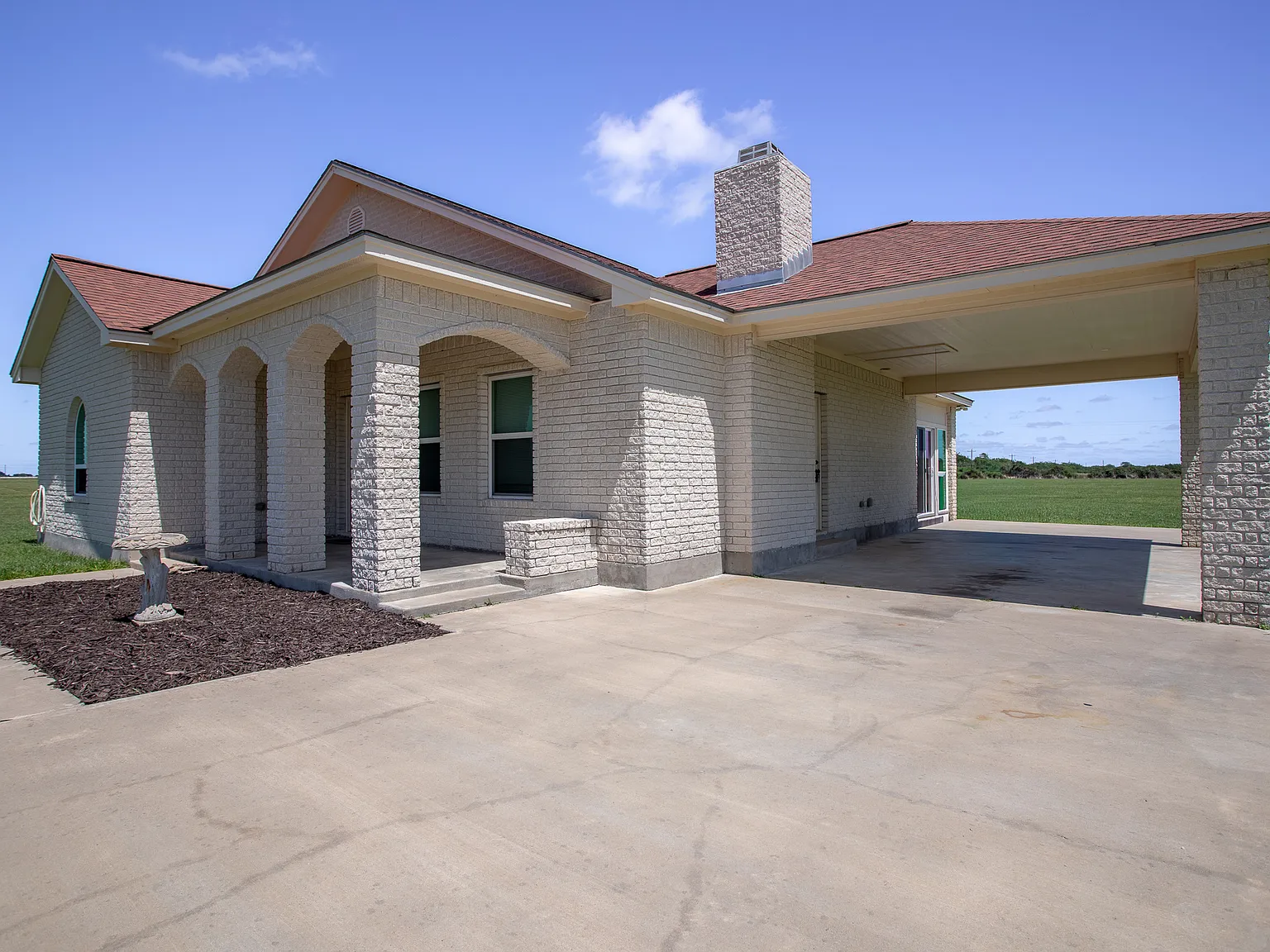 2 bed, 1.5 bath, 1662 sqft, $2,430 — Photo 4