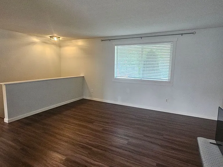 3906 W Albion St — Photo 4