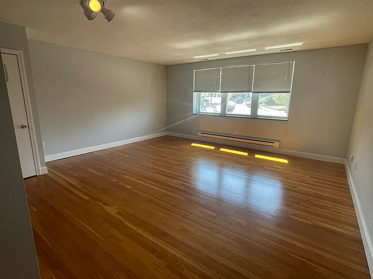 530 Vfw Pkwy #203 — Photo 3