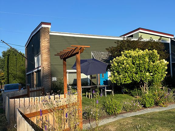 2nd image of 704 Gladstone St