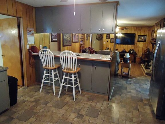3rd image of 420 W Spiller St