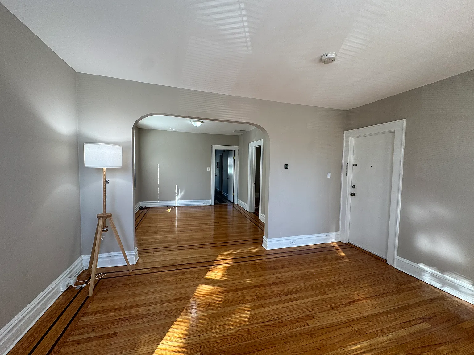 3 bed, 1400 sqft, $2,450 — Photo 3