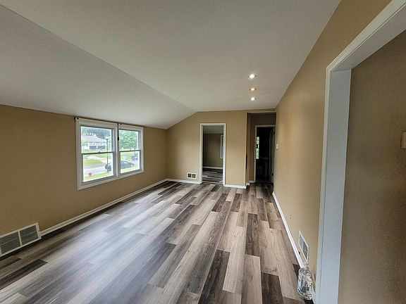 2nd image of 4633 W Crawford Ave #4634