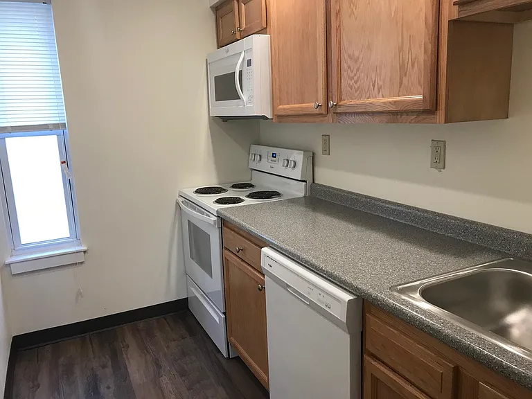 93 2nd St #3 — Photo 9