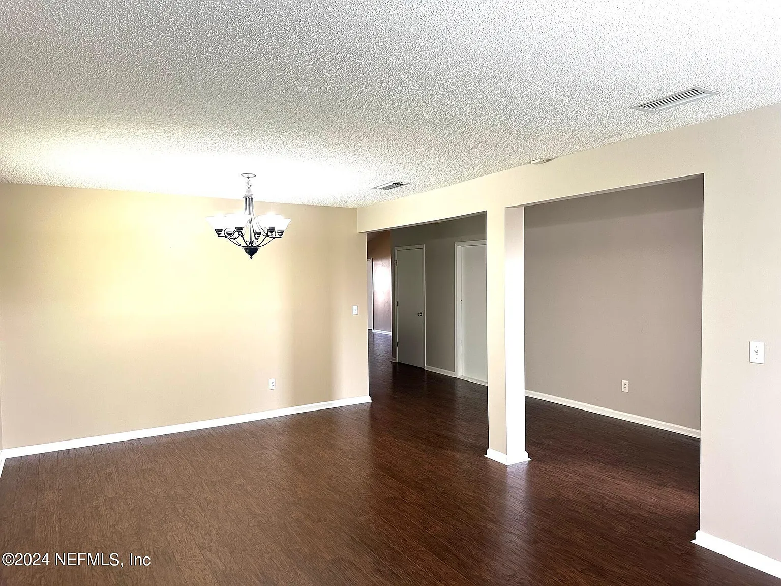 3 bed, 2.0 bath, 1619 sqft, $2,400 — Photo 4