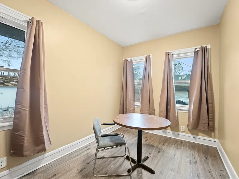 2460 Euclid Heights Blvd #2 — Photo 7
