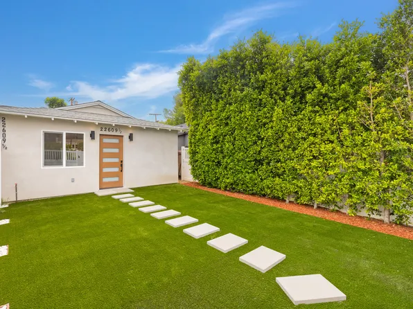 22609 1/2 Mariano St, Woodland Hills, CA 91367