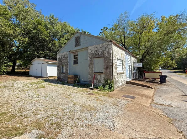 814 Bayou St, Batesville, AR 72501