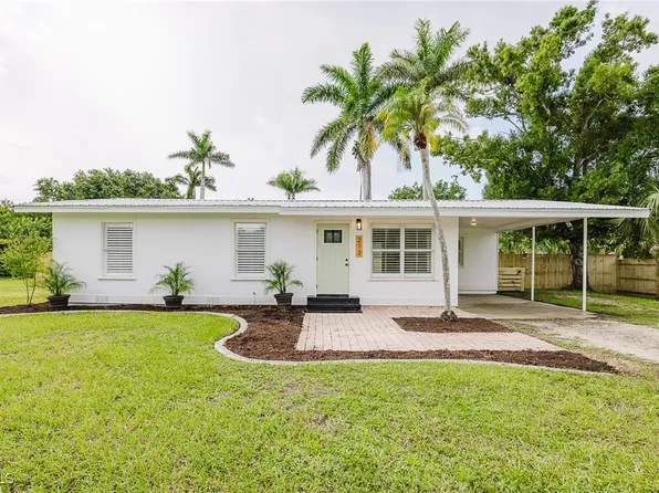213 W McKenzie St, Punta Gorda, FL 33950