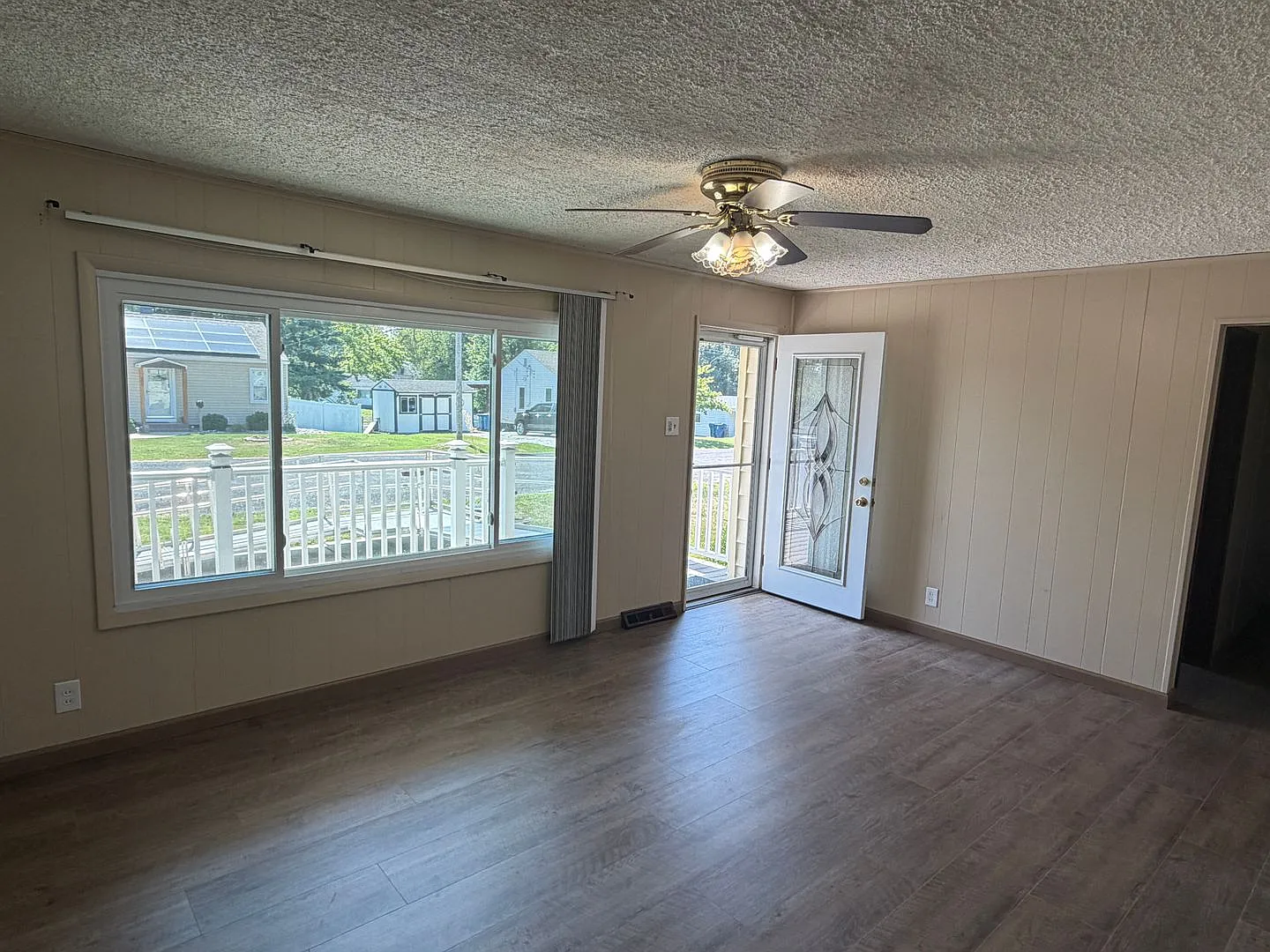 3 Bed, 2 Bath Collinsville Home — Photo 3