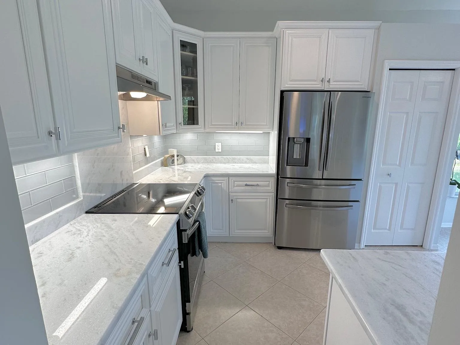 23007 Lone Oak Dr — Photo 2