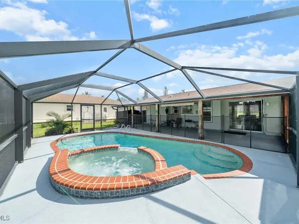 28232 Mango Dr, Bonita Springs, FL 34134
