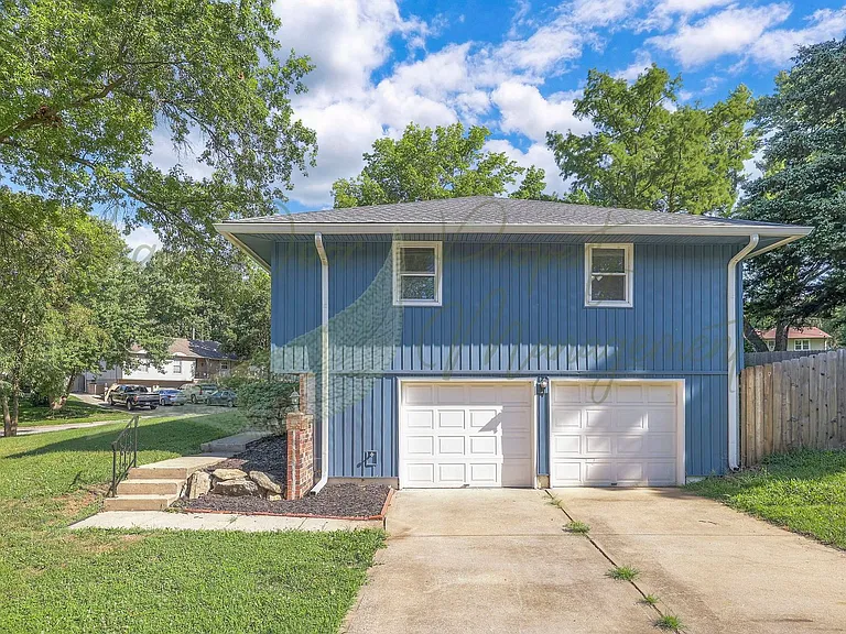 11913 Sycamore Ave — Photo 4