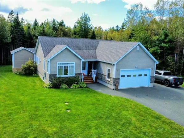 1090 Jessie St, Tracadie, NB E1X 0B2
