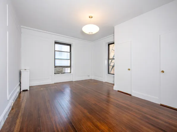 299 Riverside Drive image 9 of 14