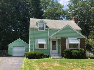 79 Renouf Dr, Rochester, NY 14624