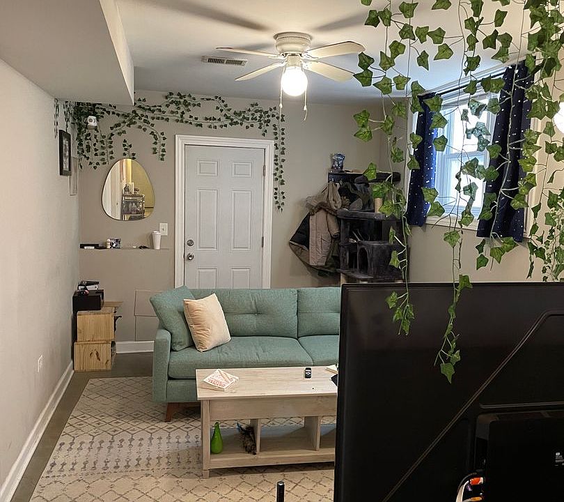 1st image of 2534 W Augusta Blvd APT 1G