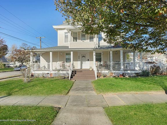 5th image of 218 11th Ave