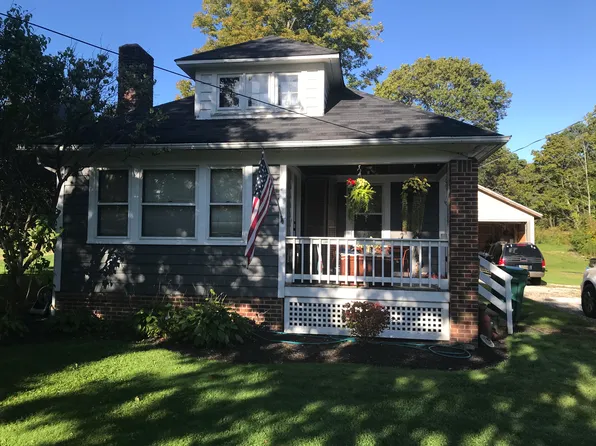 15016 Auburn Rd, Newbury, OH 44065
