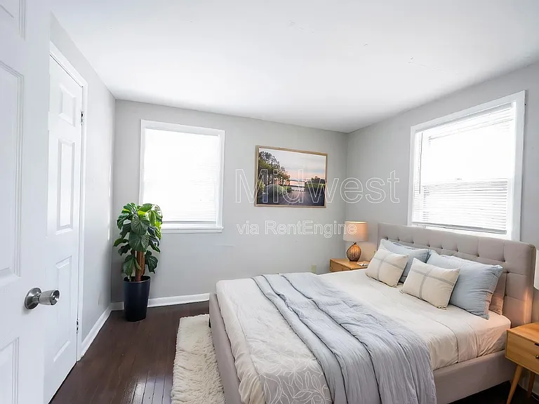 1857 W 60th St — Photo 16