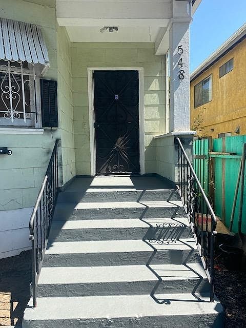 1st image of 548 E 17th St