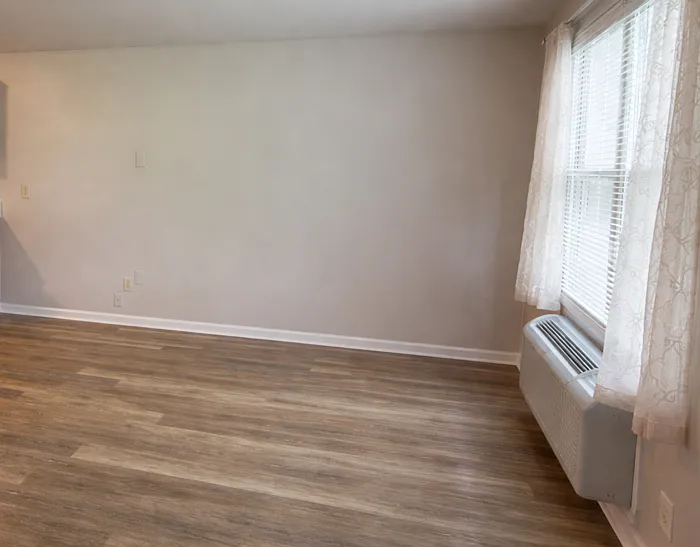 302 Park Ave — Photo 5