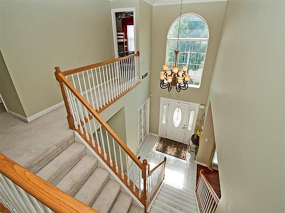 3rd image of 73 Winterbrook Dr