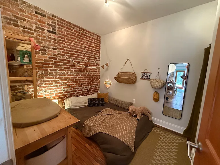 82 N Lexington Ave — Photo 10