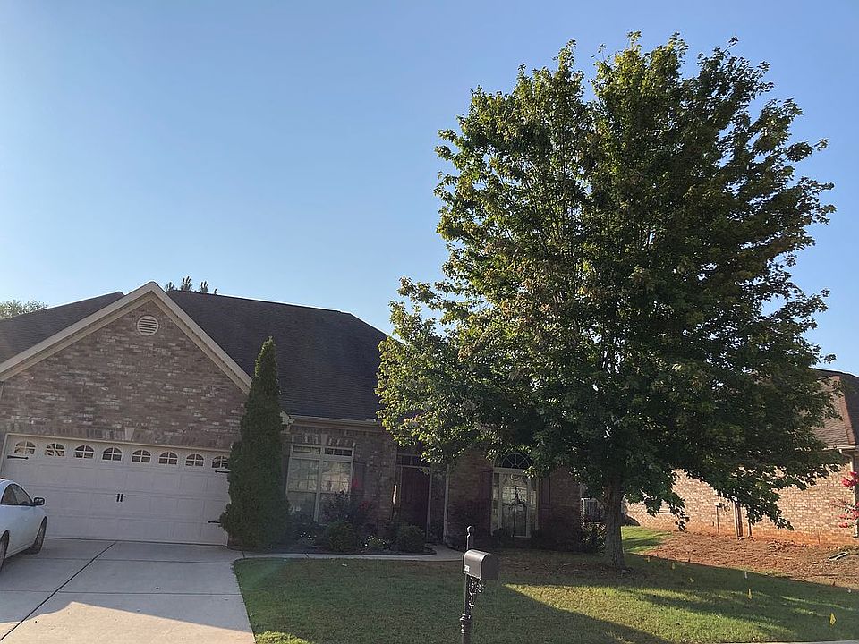 1st image of 208 S Mossy Creek Cir