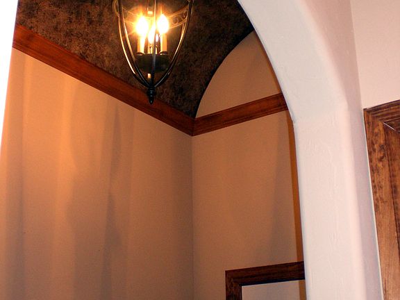 Accent lighting in Entry