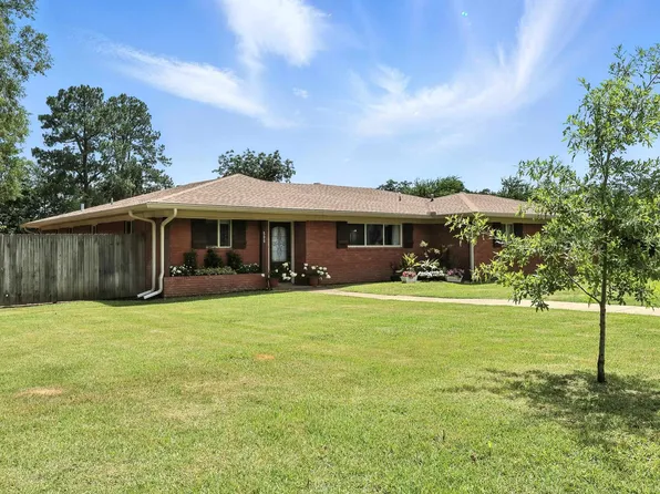 500 W Terrace Dr, Longview, TX 75601