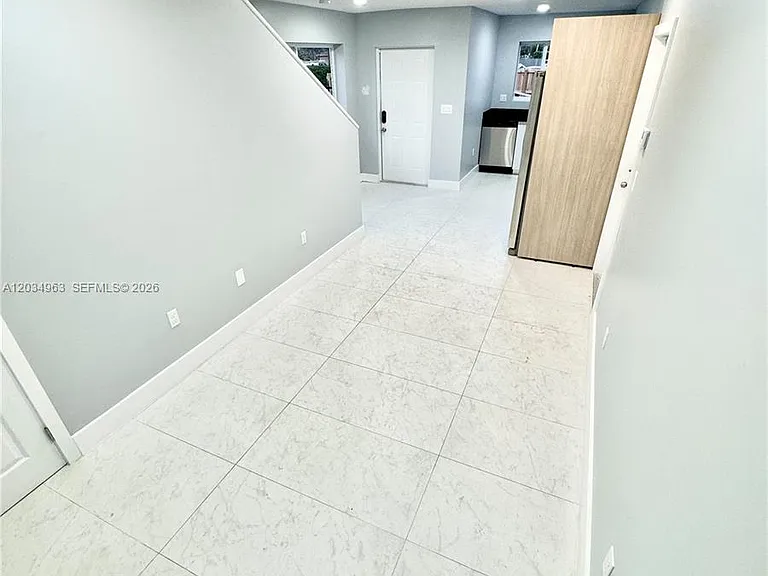932 NW 2nd St — Photo 8