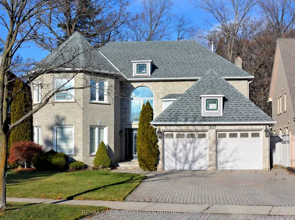 1837 Sevenoaks Dr, Mississauga, ON L5K 2N5
