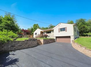 190 Long Hill Rd, Little Falls, NJ 07424