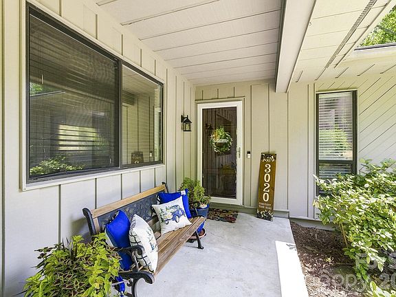 3rd image of 3020 Chestnut Tree Rd