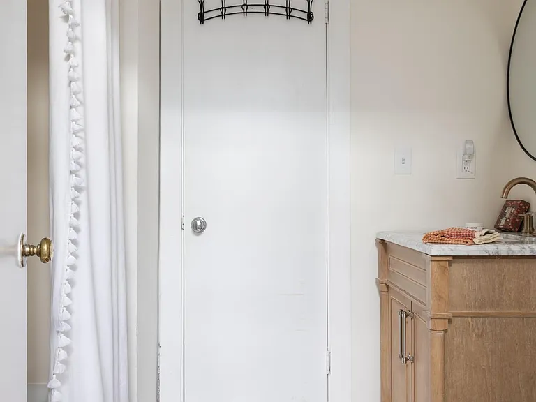 1406 Magazine St #B — Photo 14