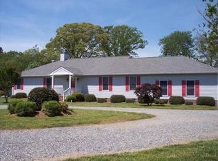 175 Farmers Dell Ln, Deltaville, VA 23043