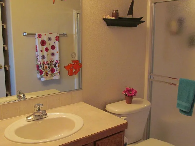 1301 Lake Cir — Photo 6