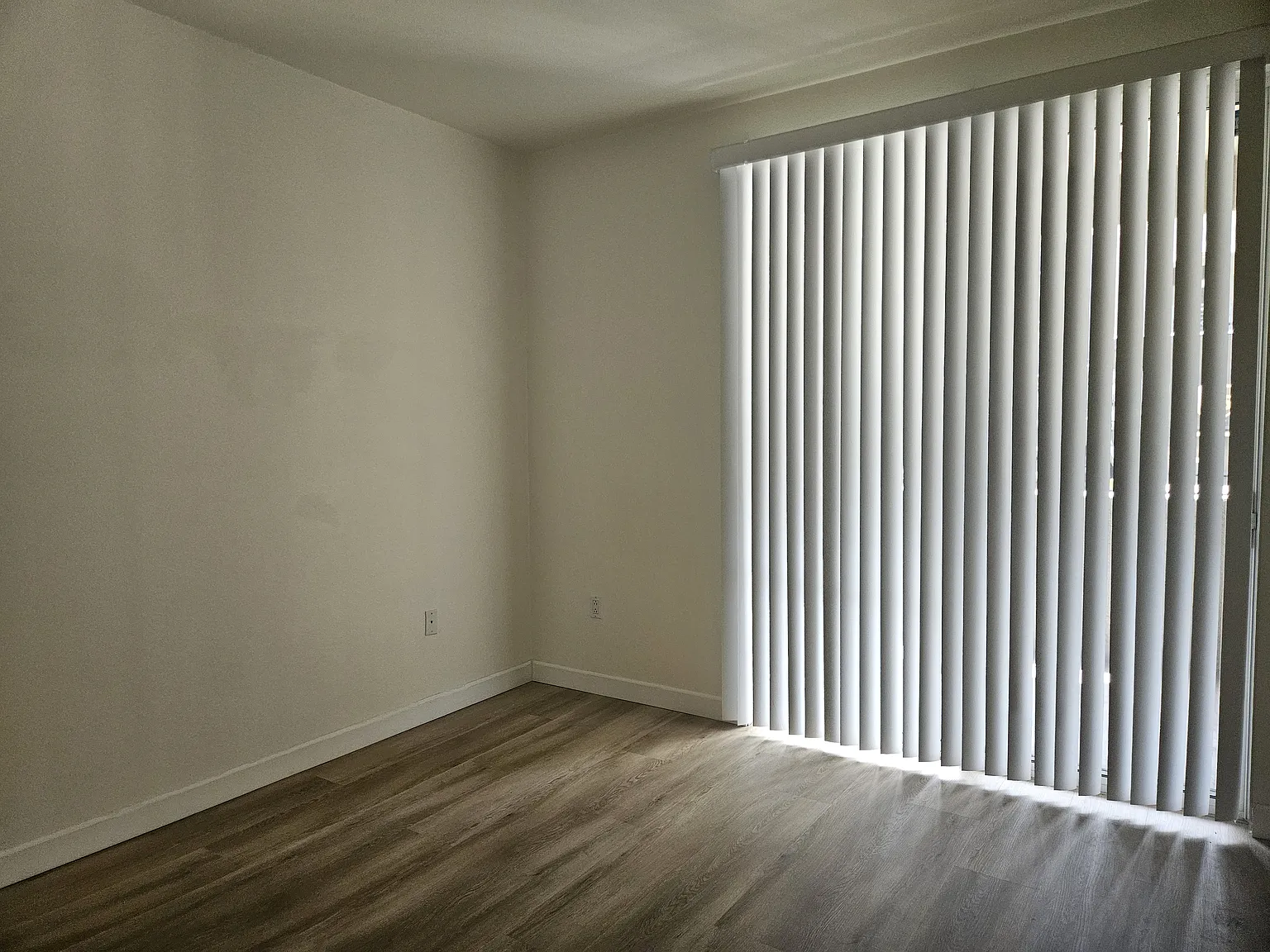 1 bed, 734 sqft, $2,550 — Photo 4