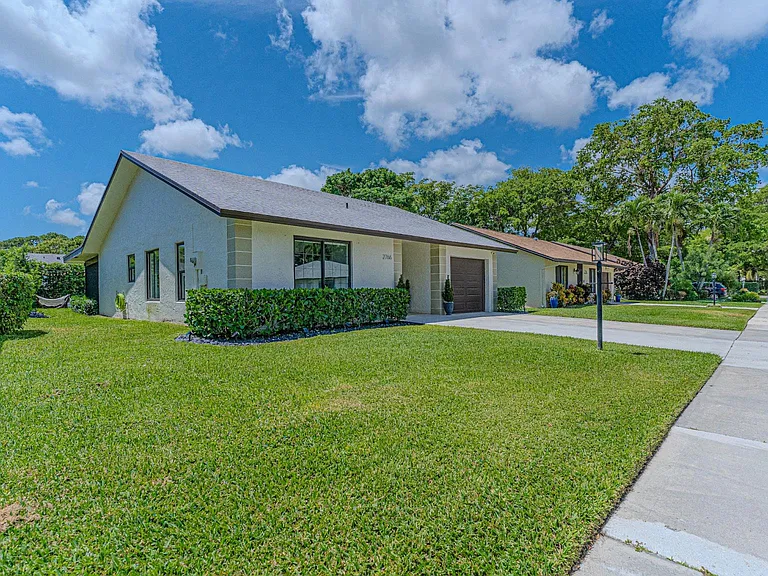 2766 Carnation Ct — Photo 44