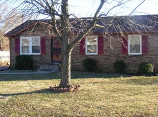 704 Janie Ln, Clarksville, TN 37042