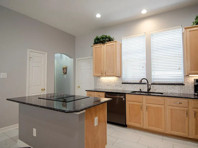 1211 Campton Ct — Photo 17