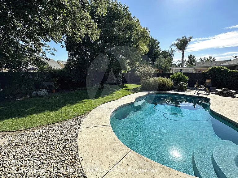 5033 W Wren Ave — Photo 13