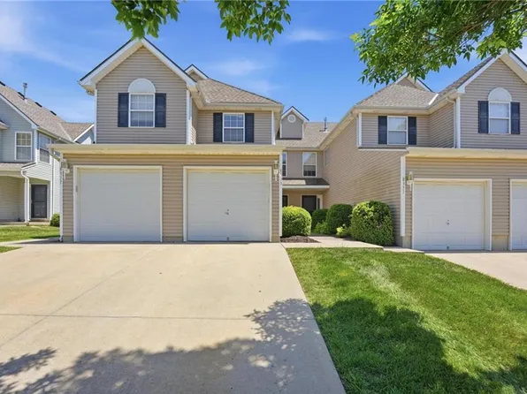 8335 N Kensington Ave, Kansas City, MO 64119