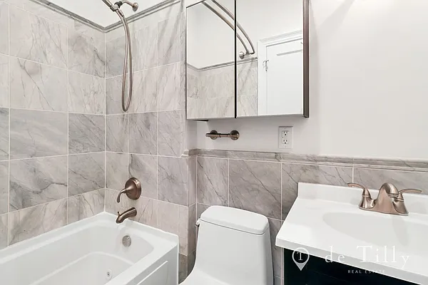 Sold by DE TILLY REAL ESTATE | media 17